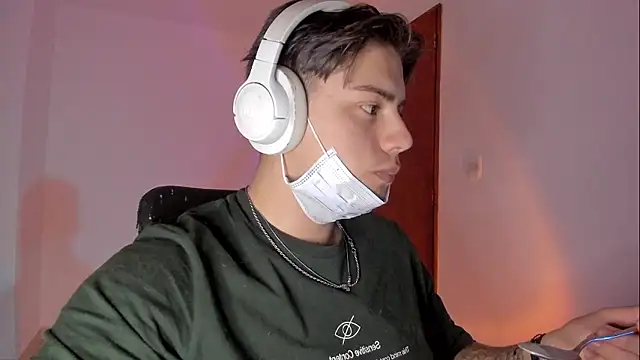 Snapshot of Giordano_Russo chatting on 01.08.26 Giordano Russo online show from 01.08.26