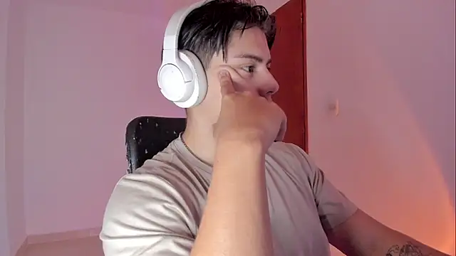 Snapshot of Giordano_Russo chatting on 01.17.26 Giordano Russo online show from 01.17.26