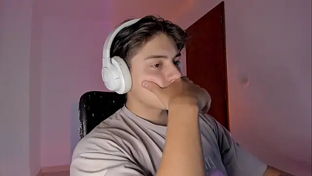 Snapshot of Giordano_Russo chatting on 02.05.26 Giordano Russo online show from 02.05.26