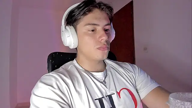 Snapshot of Giordano_Russo chatting on 02.15.26 Giordano Russo online show from 02.15.26