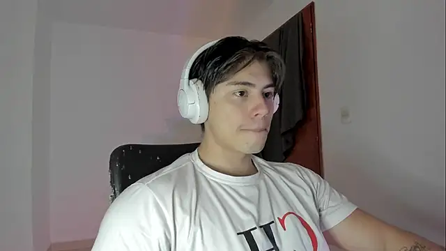 Snapshot of Giordano_Russo chatting on 02.19.26 Giordano Russo online show from 02.19.26