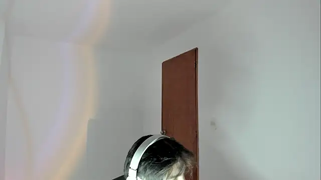 Snapshot of Giordano_Russo chatting on 02.25.26 Giordano Russo online show from 02.25.26