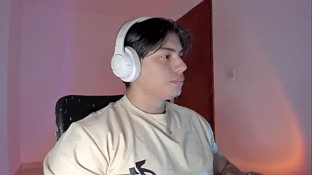 Snapshot of Giordano_Russo chatting on 02.26.26 Giordano Russo online show from 02.26.26