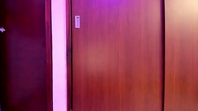 Snapshot of _Lunnaa_ chatting on 03.17.25 Lunnaa online show from 03.17.25