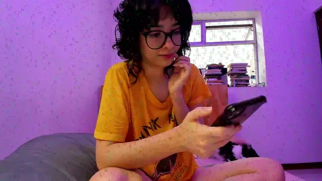 Snapshot of _Lunnaa_ chatting on 09.14.25 Lunnaa online show from 09.14.25