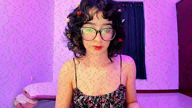 Snapshot of _Lunnaa_ chatting on 11.14.25 Lunnaa online show from 11.14.25