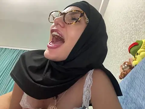 GumusGuray online show from 12.11.24