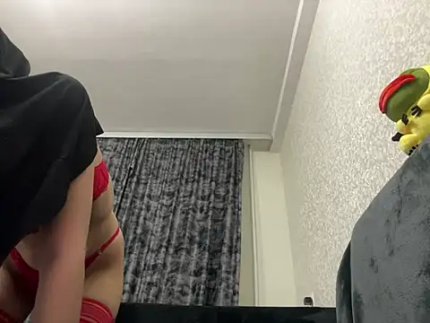 GumusGuray online show from 02.10.25