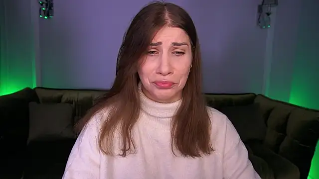 Snapshot of CassandraGood chatting on 11.28.25 CassandraGood online show from 11.28.25