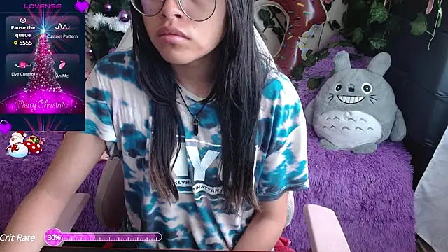 MidoriQuiinn online show from 12.14.24