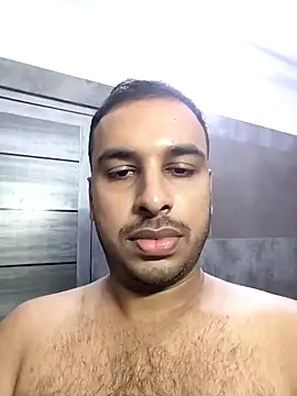 Snapshot of vishnuvinod_india chatting on 10.10.25 vishnuvinod india online show from 10.10.25