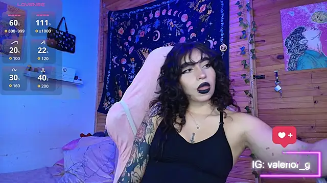 Snapshot of valenor_ chatting on 10.24.25 valenor online show from 10.24.25