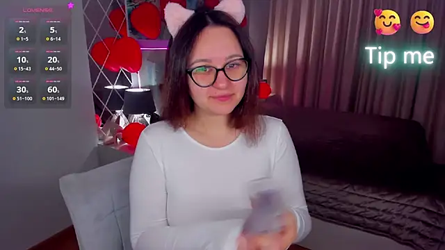 EsterLogan online show from 02.17.25