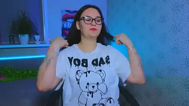 EsterLogan online show from 11.08.25