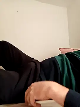 Snapshot of ScalicHat69 chatting on 11.18.25 ScalicHat69 online show from 11.18.25