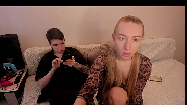 Snapshot of secret_dreams__ chatting on 01.24.25 secret dreams online show from 01.24.25