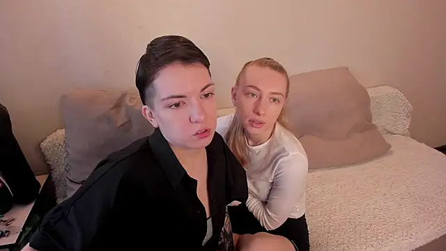 Snapshot of secret_dreams__ chatting on 02.24.25 secret dreams online show from 02.24.25