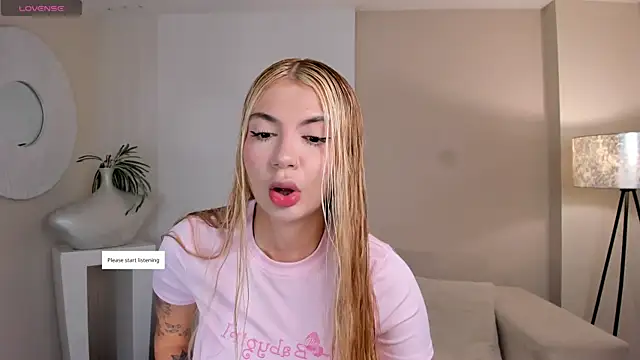 NiaHolland online show from 06.05.26