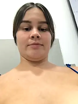 Snapshot of sweet_lucia chatting on 01.17.25 sweet lucia online show from 01.17.25