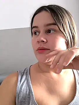 Snapshot of sweet_lucia chatting on 01.17.25 sweet lucia online show from 01.17.25