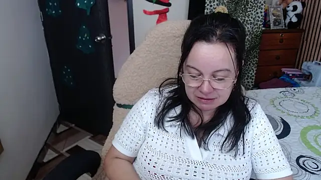 Sonialorens  online show from 12.15.25