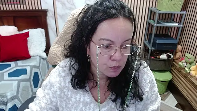 Sonialorens  online show from 03.11.26