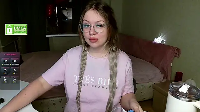 Snapshot of elven_dreams_ chatting on 02.08.26 elven dreams online show from 02.08.26