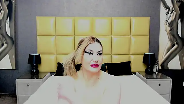 Snapshot of KiraLeila chatting on 02.10.25 KiraLeila online show from 02.10.25