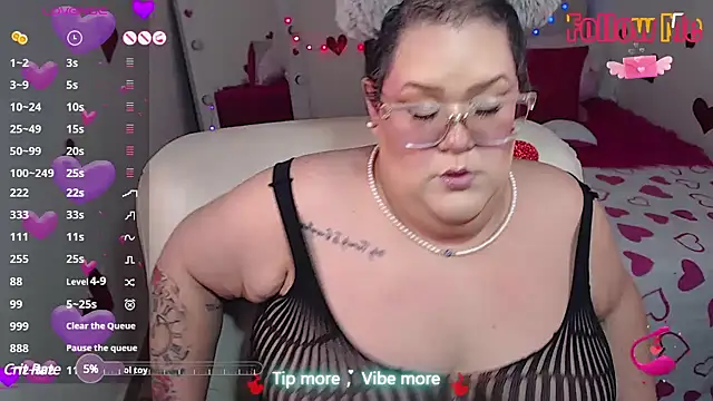 Snapshot of GiannaMorrys chatting on 02.11.25 GiannaMorrys online show from 02.11.25