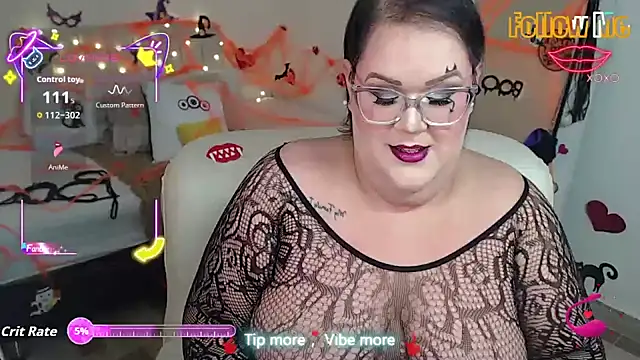Snapshot of GiannaMorrys chatting on 10.19.25 GiannaMorrys online show from 10.19.25