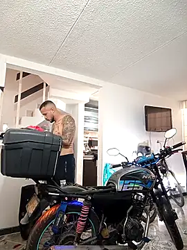 Snapshot of sebastian_horny chatting on 10.23.25 sebastian horny online show from 10.23.25