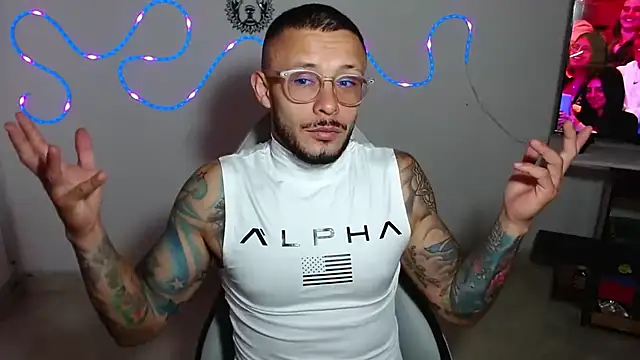 Snapshot of sebastian_horny chatting on 10.25.25 sebastian horny online show from 10.25.25