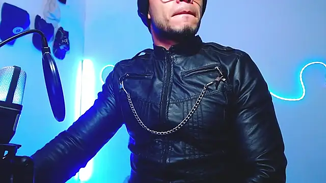 Snapshot of sebastian_horny chatting on 11.30.25 sebastian horny online show from 11.30.25