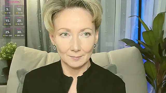 AkexandraFix online show from 11.28.25