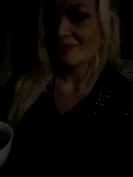 Snapshot of Lisavontease chatting on 12.03.24 Lisavontease online show from 12.03.24