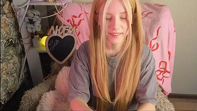 sarakaell online show from 03.15.26