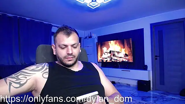 dyllan dom  online show from 04.30.26