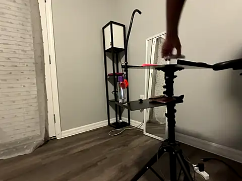 RylHoneyy online show from 10.23.25