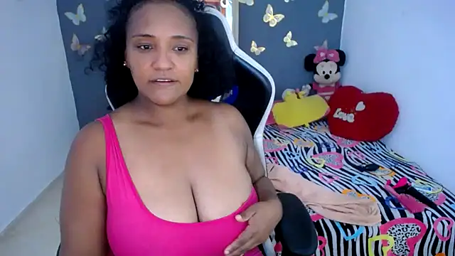 Snapshot of marysol83 chatting on 04.25.26 marysol83 online show from 04.25.26