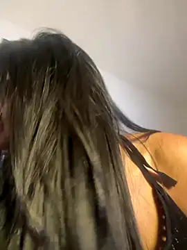 Snapshot of WHAAATTTTTTTTTT chatting on 10.01.25 WHAAATTTTTTTTTT online show from 10.01.25