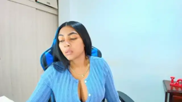 Snapshot of sophiax-x chatting on 11.07.25 sophiax-x online show from 11.07.25