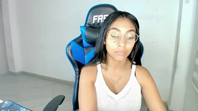 Snapshot of sophiax-x chatting on 02.19.26 sophiax-x online show from 02.19.26