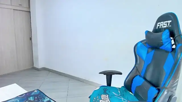 Snapshot of sophiax-x chatting on 02.19.26 sophiax-x online show from 02.19.26