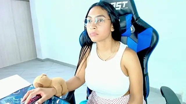 Snapshot of sophiax-x chatting on 02.25.26 sophiax-x online show from 02.25.26