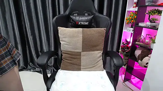 Yuki-yio online show from 02.15.25