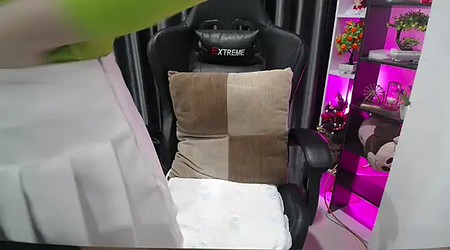 Yuki-yio online show from 02.22.25