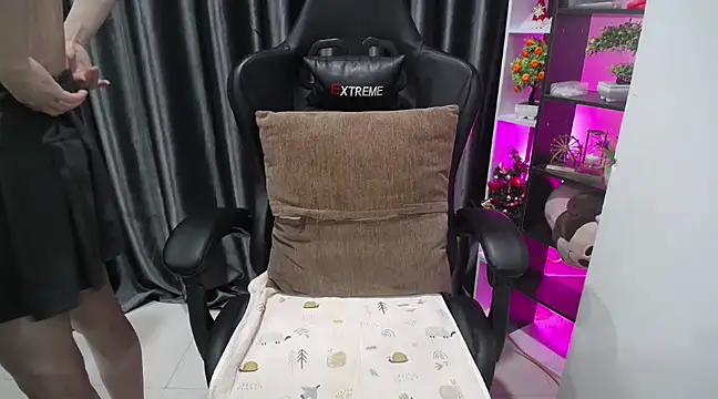 Yuki-yio online show from 03.03.25