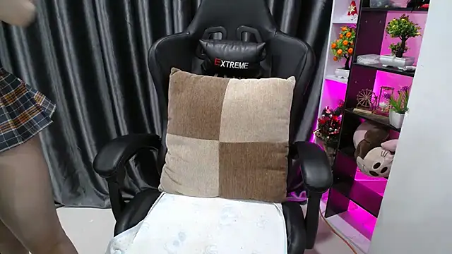 Yuki-yio online show from 03.17.25