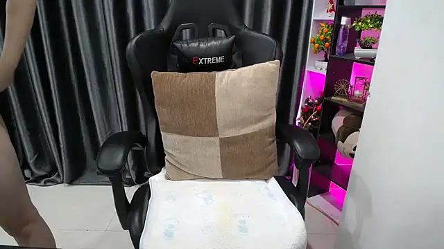 Yuki-yio online show from 09.16.25