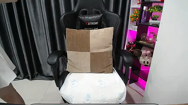 Yuki-yio online show from 09.19.25